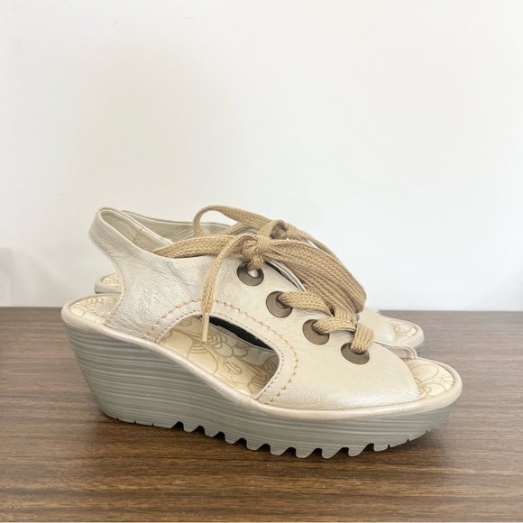 Fly London Women’s Ylfa Metallic Silver Leather Wedge Shoes Sandals EU38 US7.5 8 - Picture 1 of 10
